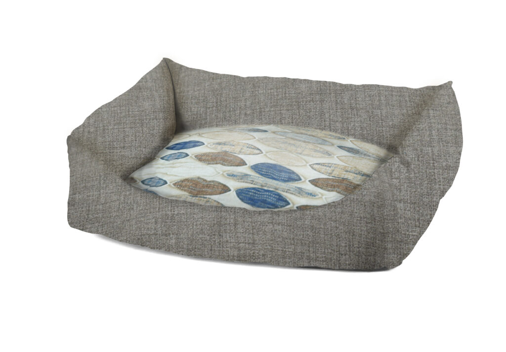 Cuccia invernale per cani disponibile su Petit, ideale per proteggere il cane dal freddo e garantire comfort durante l’inverno.
