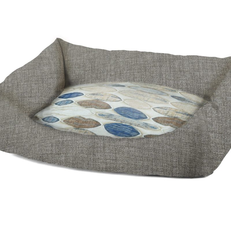 Cuccia invernale per cani disponibile su Petit, ideale per proteggere il cane dal freddo e garantire comfort durante l’inverno.
